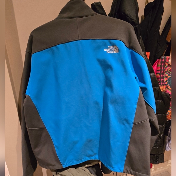 The North Face Fleece lined Soft Shell Jacket - Picture 6 of 6